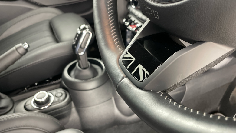 MINI Hatchback 1.5 Cooper Exclusive 5dr Auto [Comfort/Nav Pack] Petrol Hatchback